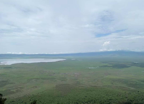 Ngorongoro Crater: Complete Travel Guide